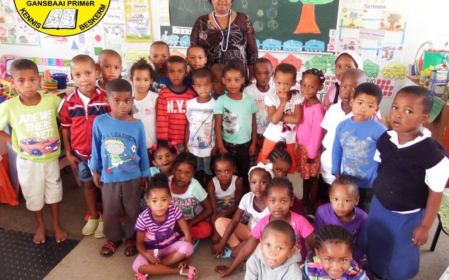 Gansbaai PrimÃªr se Gr R.1â€™s, saam met Lena Slammat 